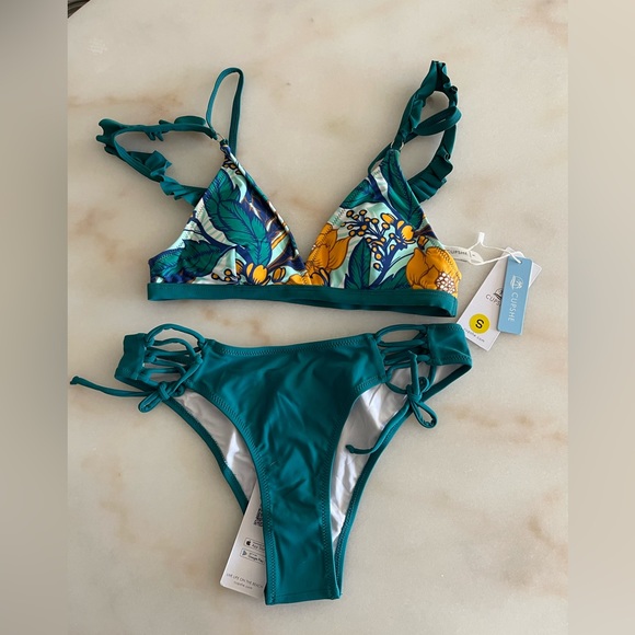 Bikini Set - Sweet Floral Ruffled. - Picture 3 of 5